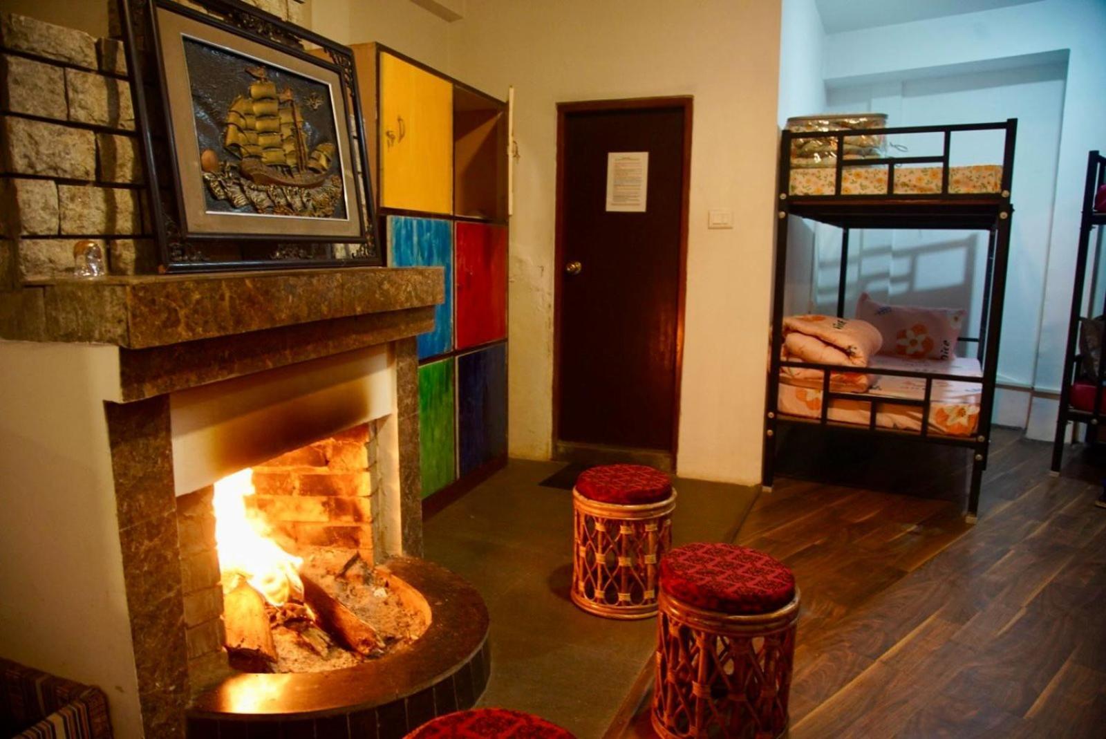 Хостел Backpackers Den Гангток Экстерьер фото