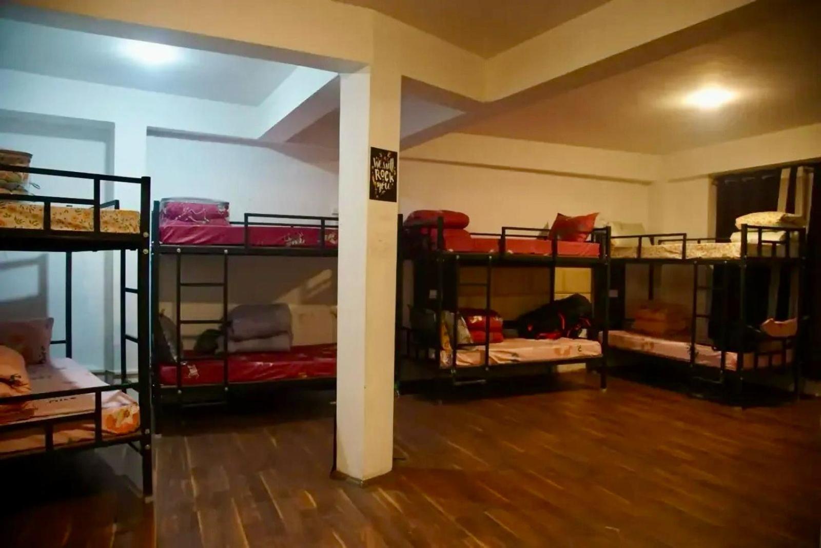 Хостел Backpackers Den Гангток Экстерьер фото