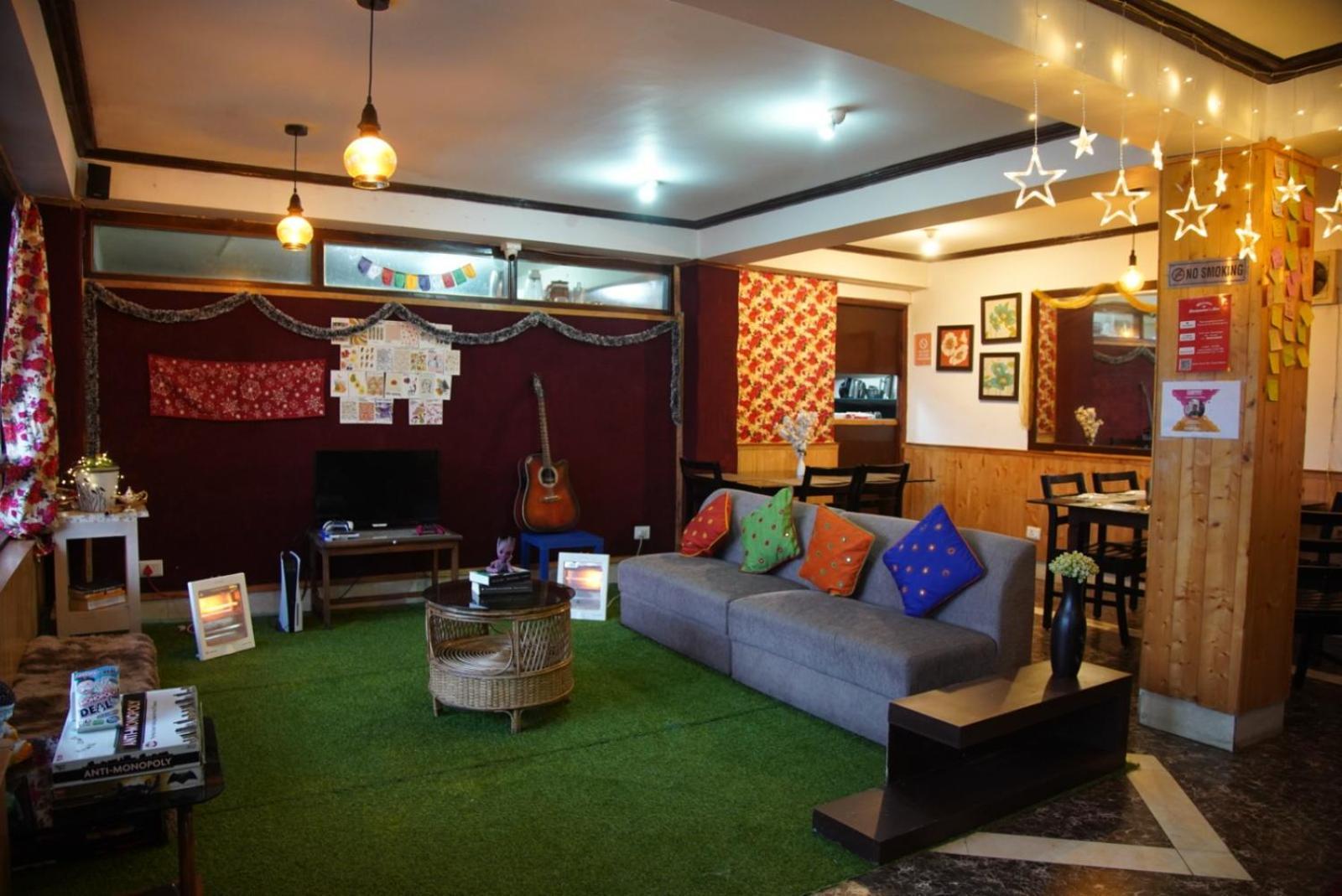 Хостел Backpackers Den Гангток Экстерьер фото